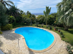 Villa Les Talipots avec piscine et vue mer classée 5 étoiles